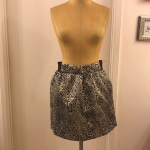 💥A. Byer💥 metallic Brocade skirt with pockets!